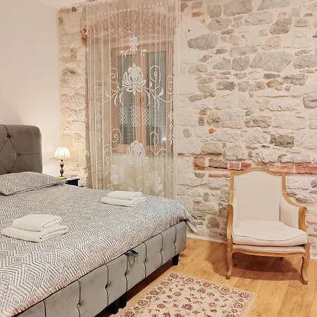 Luxury Stone Paradise Within The Walls Of The Diocletian Palace - Old Town Split Exterior photo